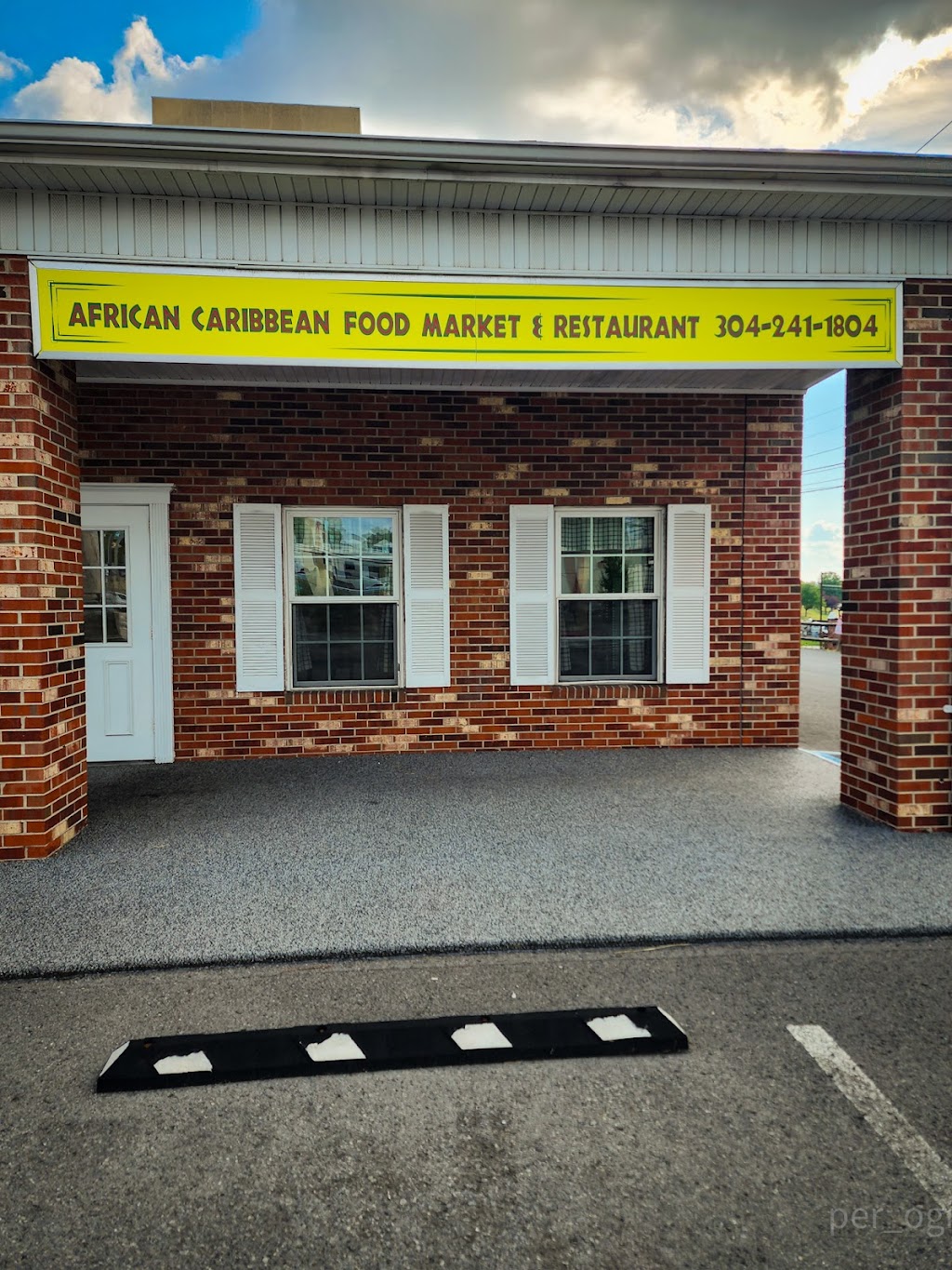 African Caribbean Food Market and Restaurant (Regions Services) | restaurant | 918 Chestnut Ridge Rd, Morgantown, WV 26505, USA | 3042411804 OR +1 304-241-1804