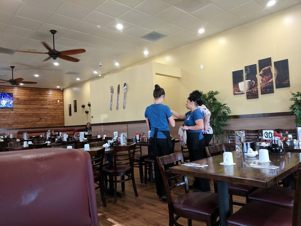 The Broken Yolk Cafe | restaurant | 1501 Rimpau Ave #101, Corona, CA 92881, USA | 9515309655 OR +1 951-530-9655