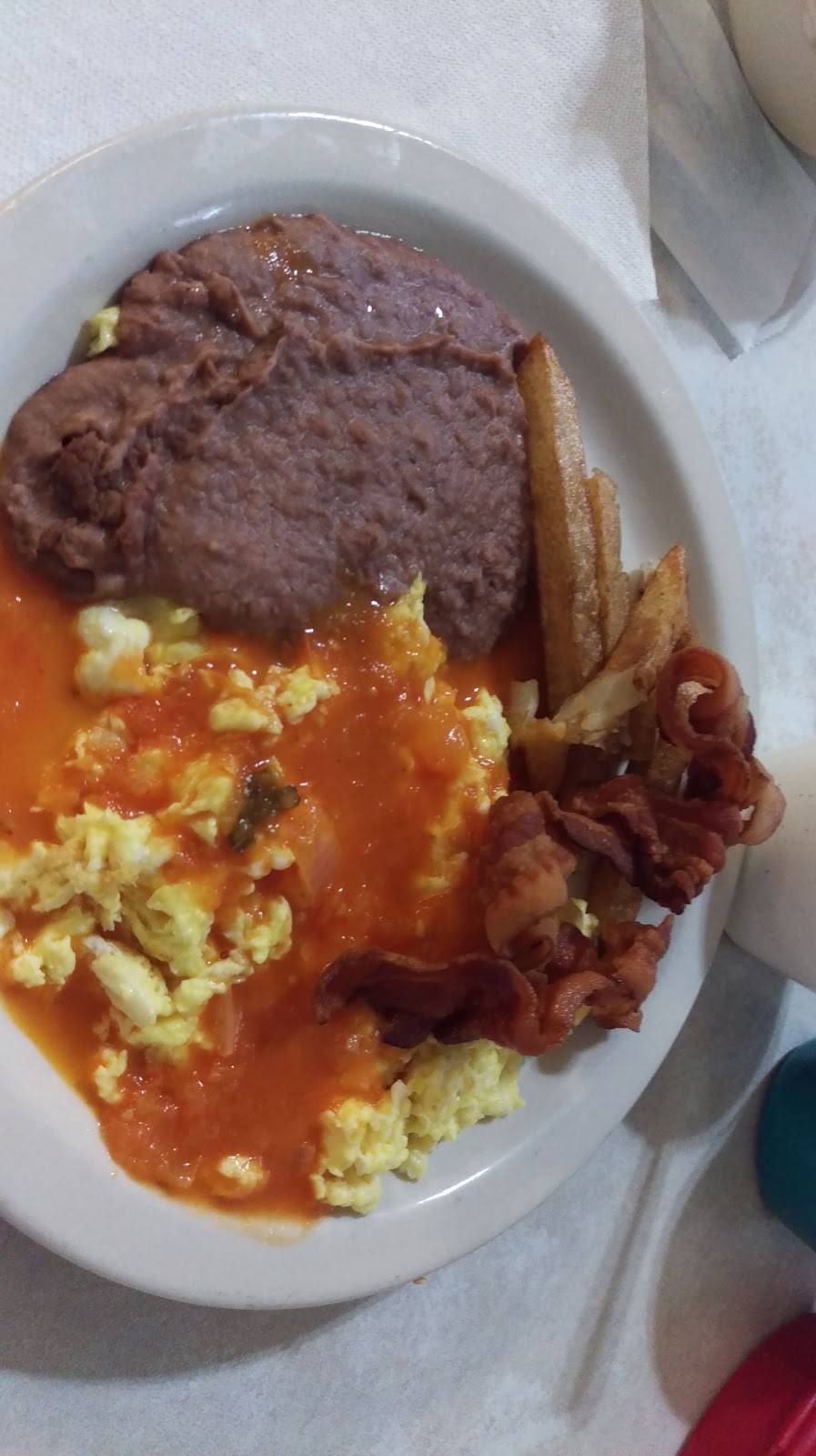 Pénjamo Restaurant | restaurant | 6110 Lyons Ave, Houston, TX 77020, USA | 8328318111 OR +1 832-831-8111