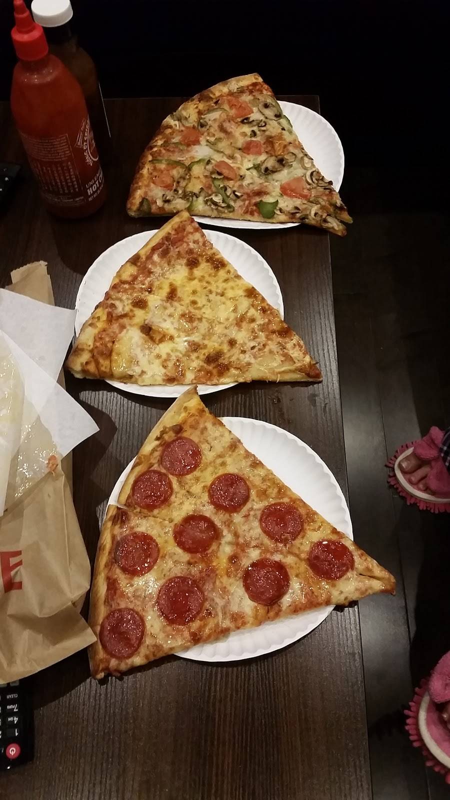 Luca Pizza | restaurant | 3415 Dixie Rd, Mississauga, ON L4Y 4J6, Canada | 9056240010 OR +1 905-624-0010