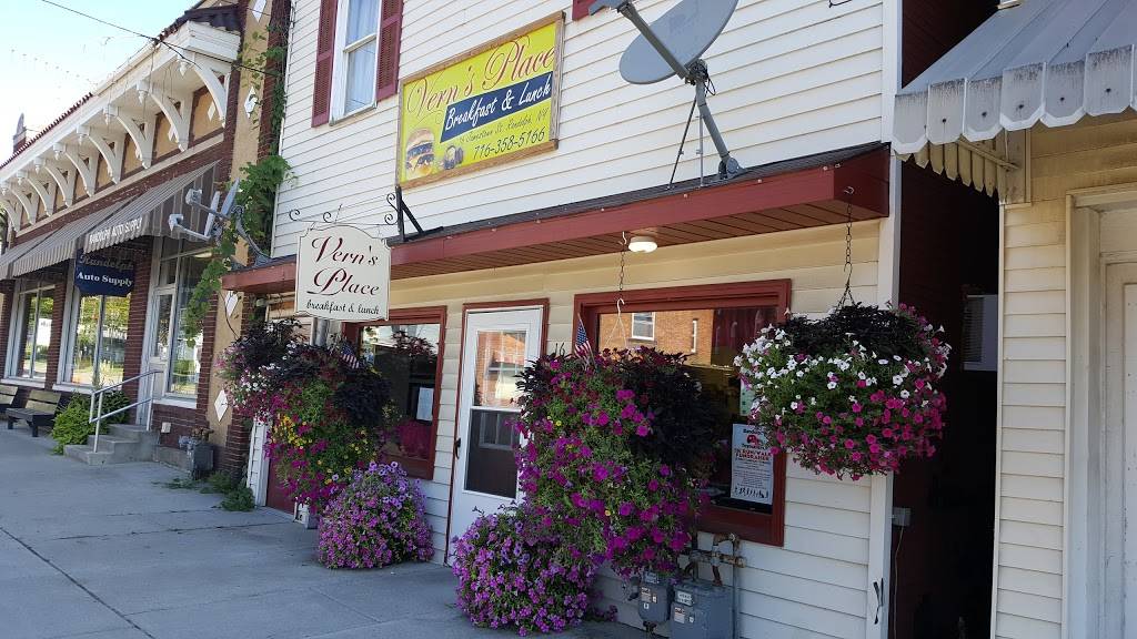 Verns Place | restaurant | 16 Jamestown St, Randolph, NY 14772, USA | 7163585166 OR +1 716-358-5166