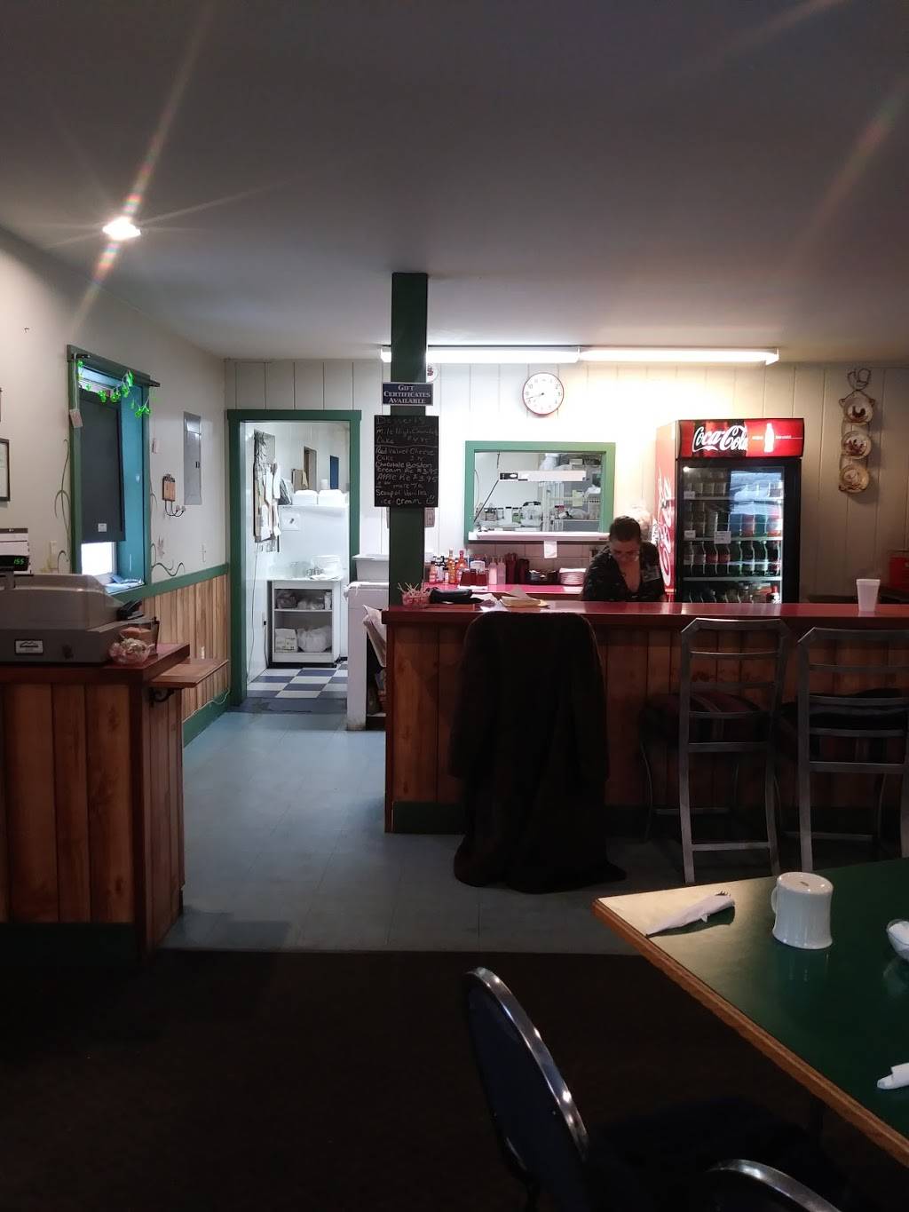 Papas Place | restaurant | 1948 VT-100, Eden, VT 05652, USA | 8026359319 OR +1 802-635-9319