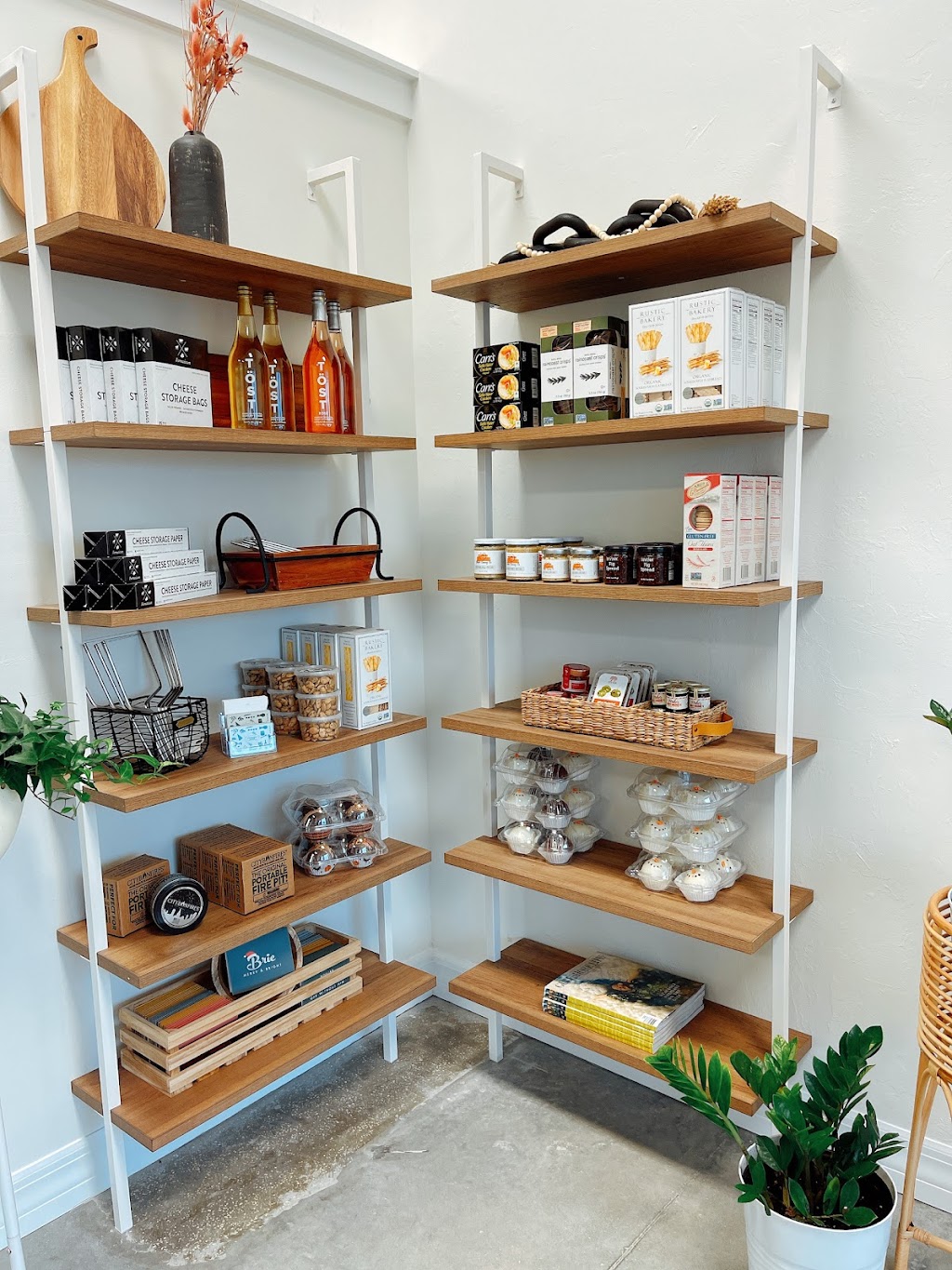 Grazing Haus | restaurant | 821 Cape Coral Pkwy W #9, Cape Coral, FL 33914, USA | 2397884656 OR +1 239-788-4656