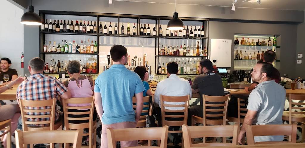 Spring Street Beer and Wine Garden | restaurant | 1920 Houston Ave, Houston, TX 77007, USA | 7134899340 OR +1 713-489-9340