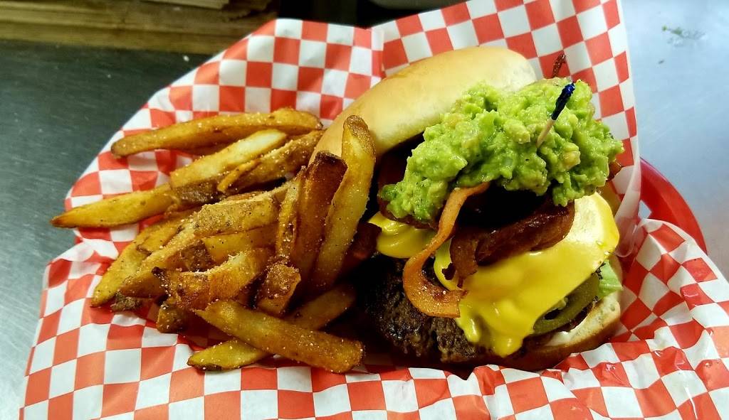 Texas Style Burgers & Wings | restaurant | 1831 Brown Blvd #110, Arlington, TX 76006, USA | 8172751125 OR +1 817-275-1125