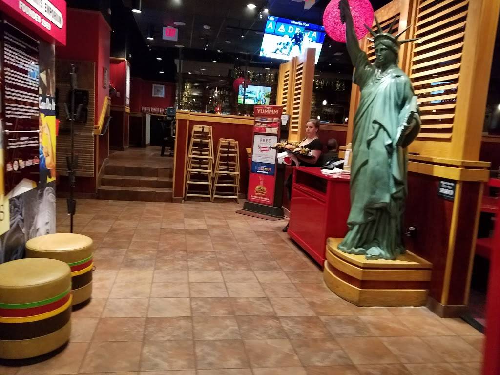 Red Robin Gourmet Burgers and Brews | restaurant | 125 Old Country Rd, Carle Place, NY 11514, USA | 5162483700 OR +1 516-248-3700