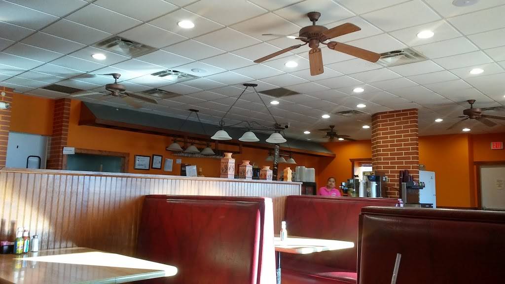 La Fiesta | restaurant | 1005 N 18th St, Centerville, IA 52544, USA | 6418562722 OR +1 641-856-2722