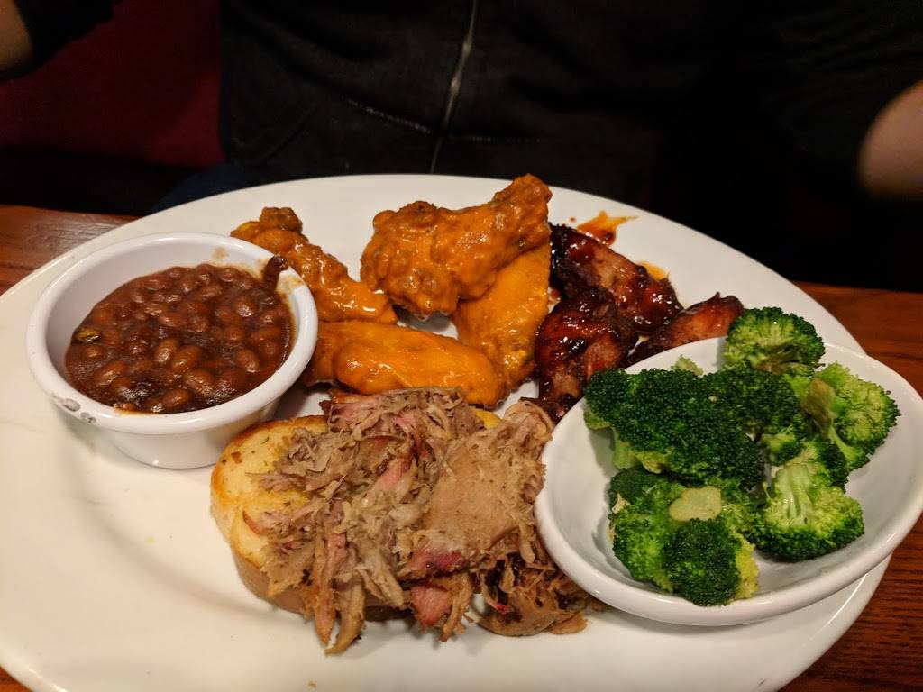 Smokey Bones Bar & Fire Grill | restaurant | 9484 Civic Center Drive, West Chester Township, OH 45069, USA | 5137775360 OR +1 513-777-5360