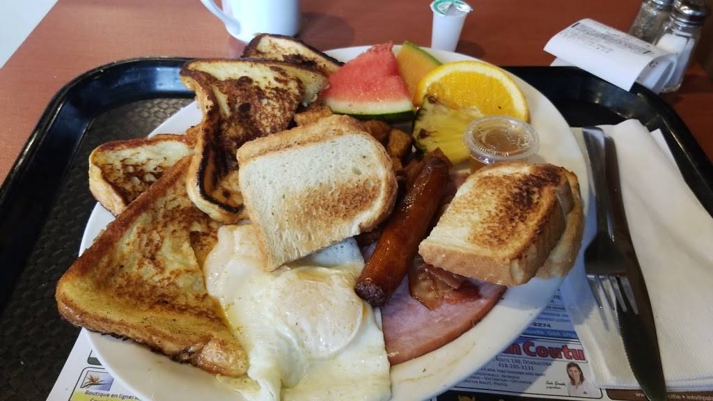 Restaurant La Bonne Fourchette - Pub Totem | meal delivery | 125 Rue Notre Dame, Donnacona, QC G3M 1G3, Canada | 4182853626 OR +1 418-285-3626