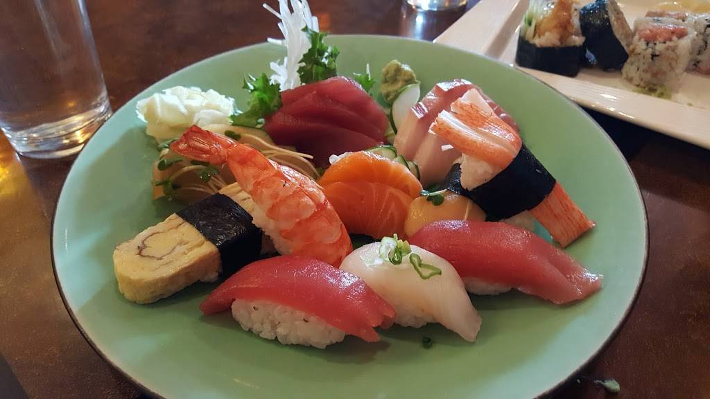 Mickeys Place | restaurant | 40-17 Bell Blvd, Bayside, NY 11361, USA | 7182248152 OR +1 718-224-8152