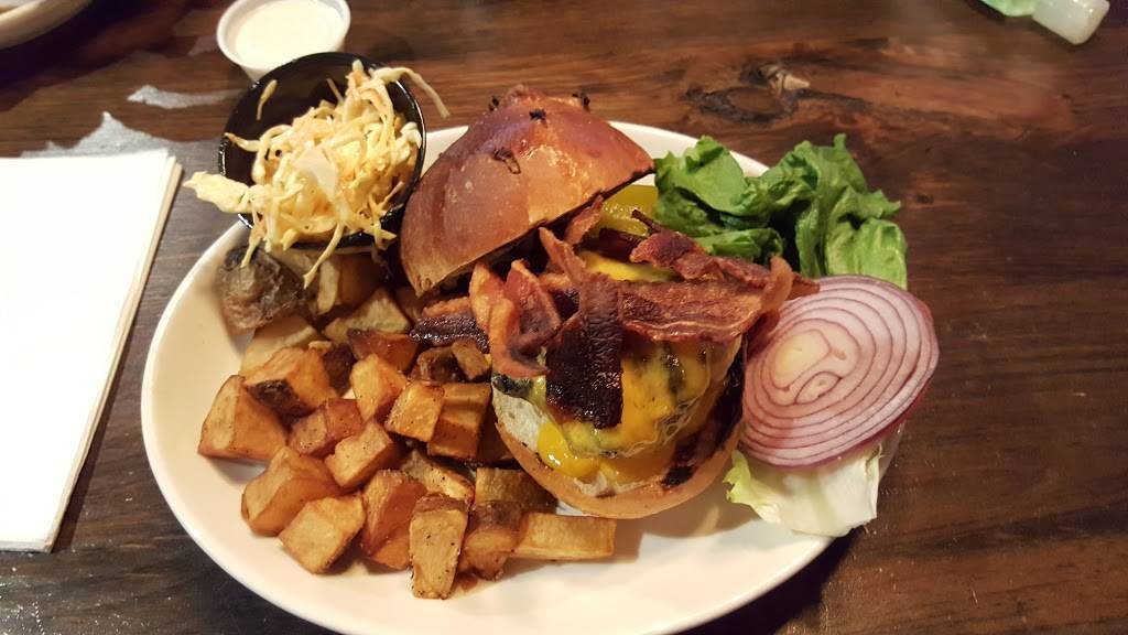 Sweet Onion Brewhouse | restaurant | 28 N Main St, Florida, NY 10921, USA | 8456512337 OR +1 845-651-2337