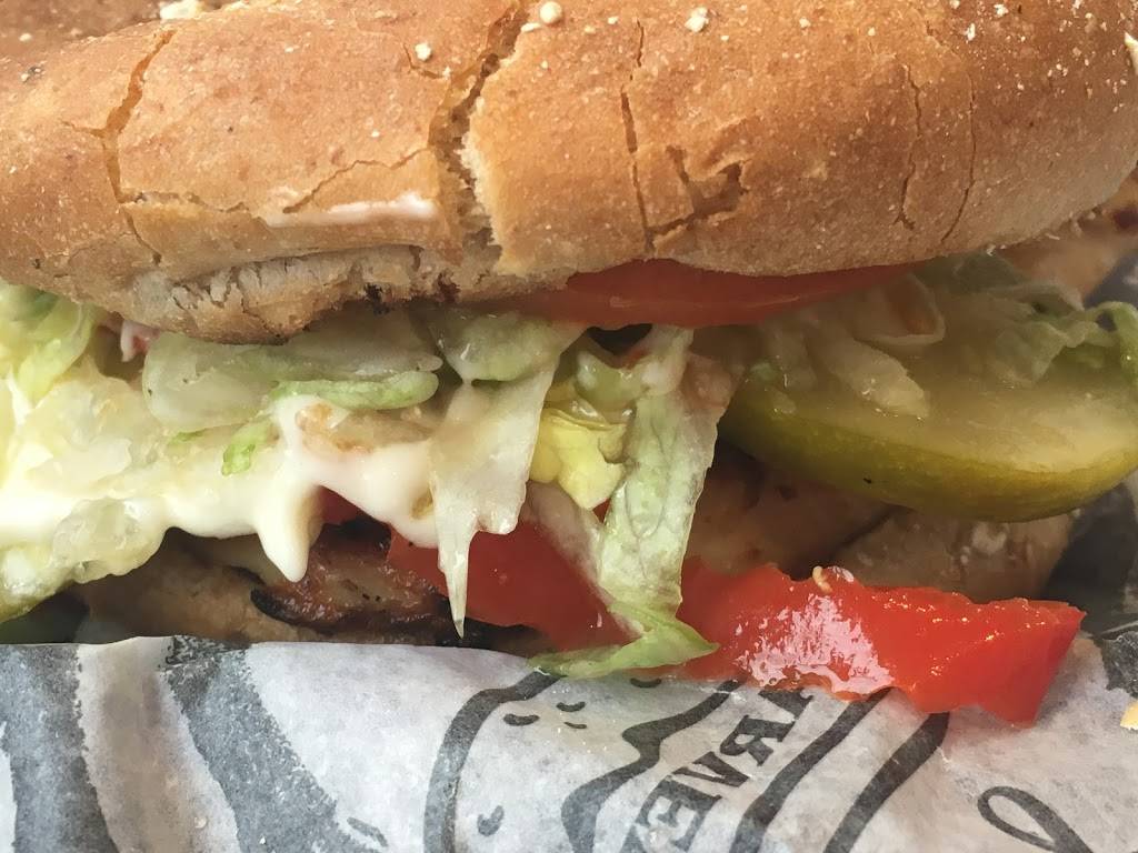 Harveys | restaurant | 1200 Barton St E, Hamilton, ON L8H 2V7, Canada | 9055478855 OR +1 905-547-8855