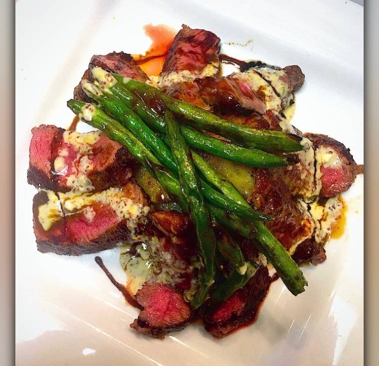 Noah Grants Grill House & Oyster Bar | restaurant | 91 S Main St, Zionsville, IN 46077, USA | 3177322233 OR +1 317-732-2233