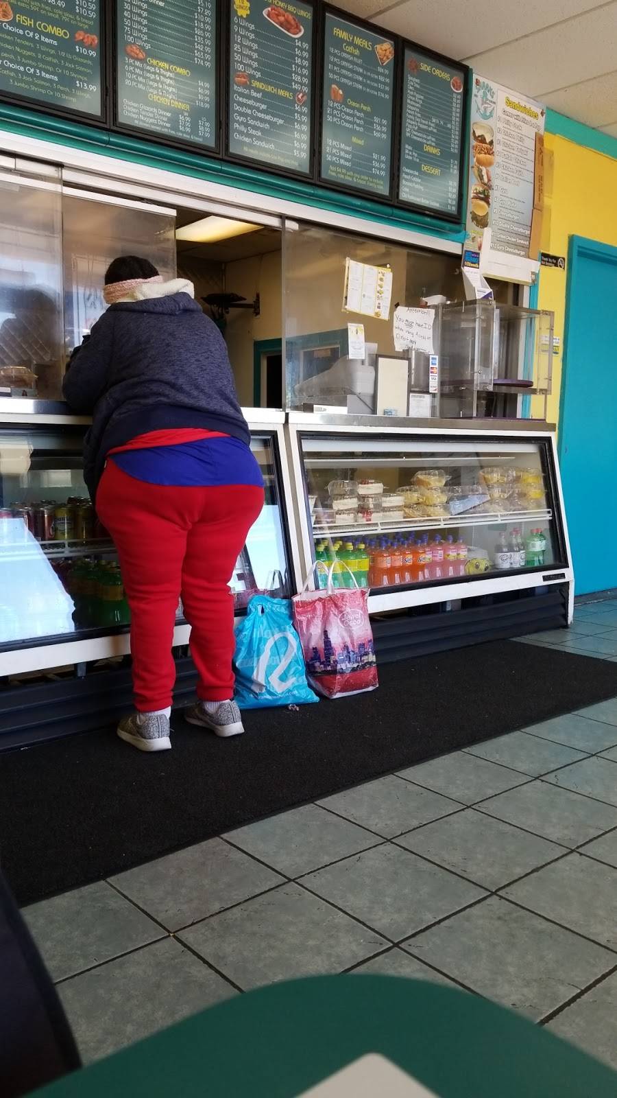 Sharks Fish & Chicken | meal takeaway | 6114 S Western Ave, Chicago, IL 60636, USA | 7734340400 OR +1 773-434-0400