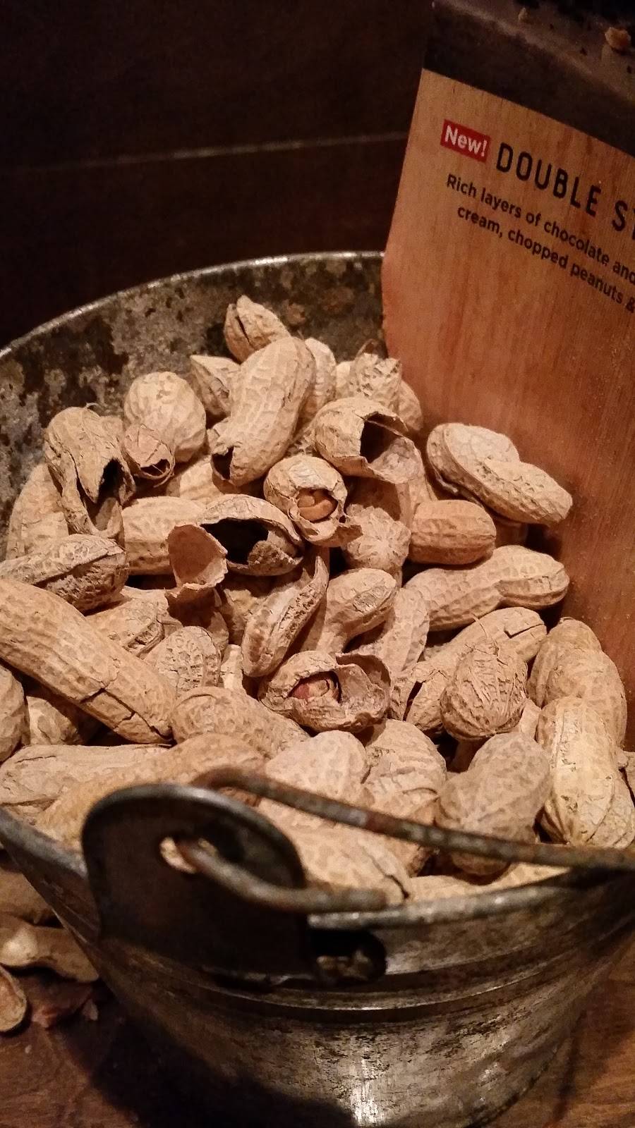 Logans Roadhouse | restaurant | 156 Lucy Ln, Waynesboro, VA 22980, USA | 5409499925 OR +1 540-949-9925