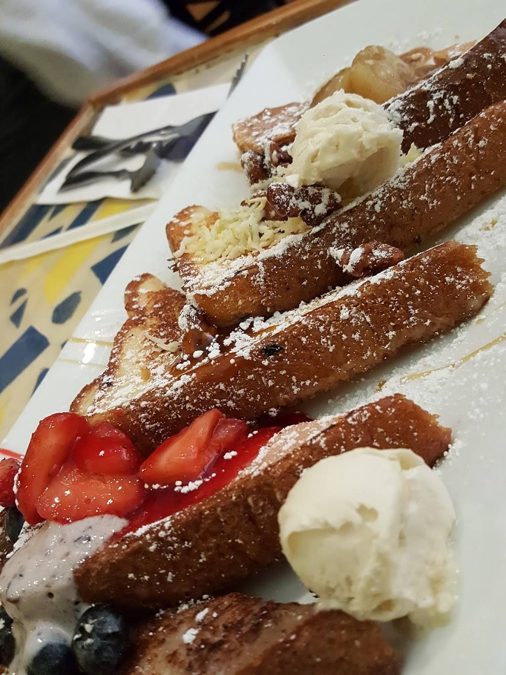 Batter & Berries | restaurant | 2748 N Lincoln Ave, Chicago, IL 60614, USA | 7732487710 OR +1 773-248-7710