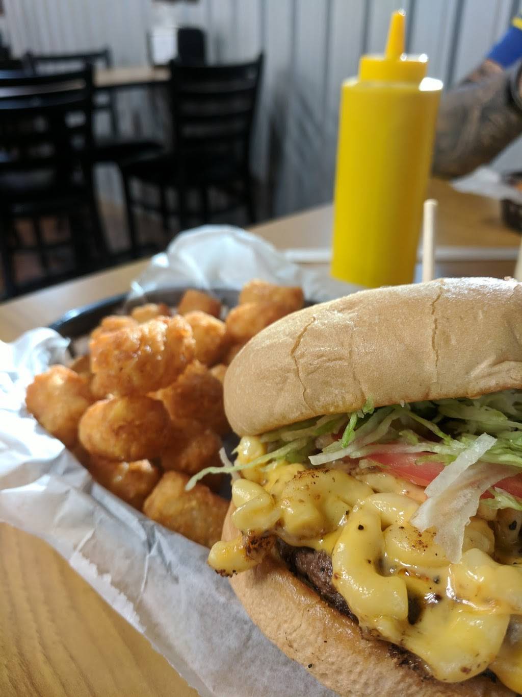 Boompas Burgers | restaurant | 8298 US-277, Elgin, OK 73538, USA | 5804542442 OR +1 580-454-2442