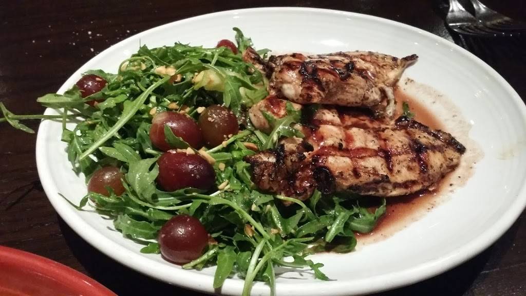 Carrabbas Italian Grill | restaurant | 44695 Schoenherr Rd, Sterling Heights, MI 48313, USA | 5863232652 OR +1 586-323-2652