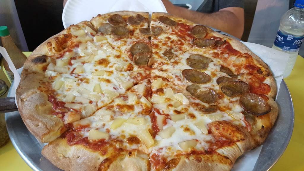 Pizza King | restaurant | 4270 1, Boardwalk, Daytona Beach, FL 32118, USA | 3862531221 OR +1 386-253-1221