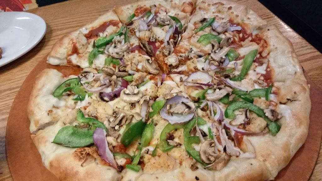 Pizza Hut | restaurant | 518 E Main St, Lincolnton, NC 28092, USA | 7047356518 OR +1 704-735-6518