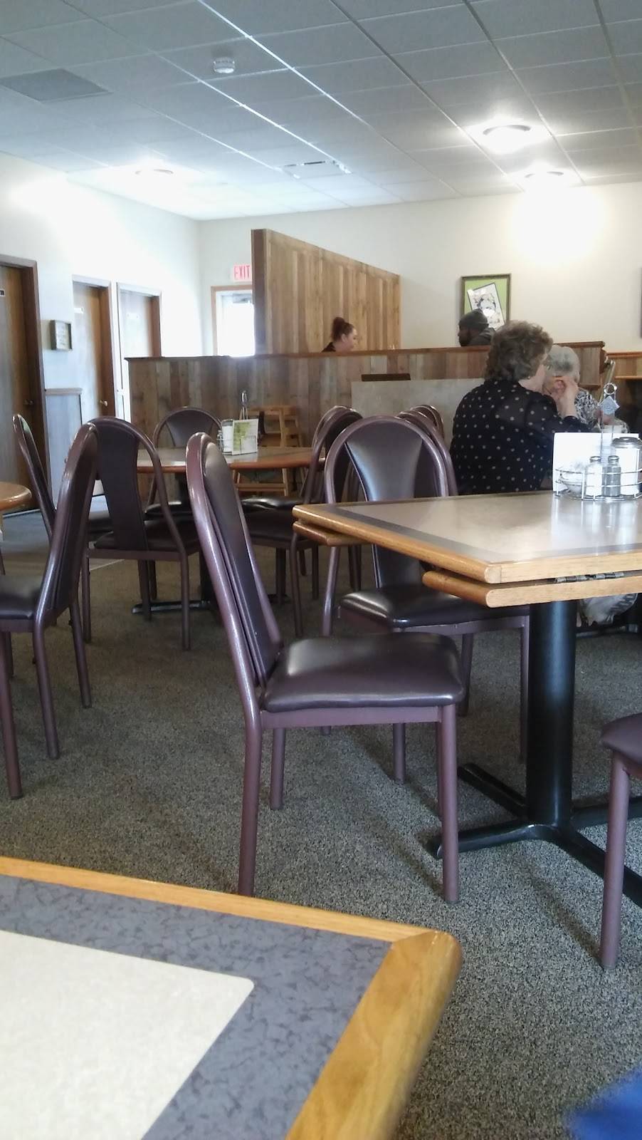 The New Chalet Restaurant | restaurant | 514 State St, Ottawa, IL 61350, USA | 8154332746 OR +1 815-433-2746