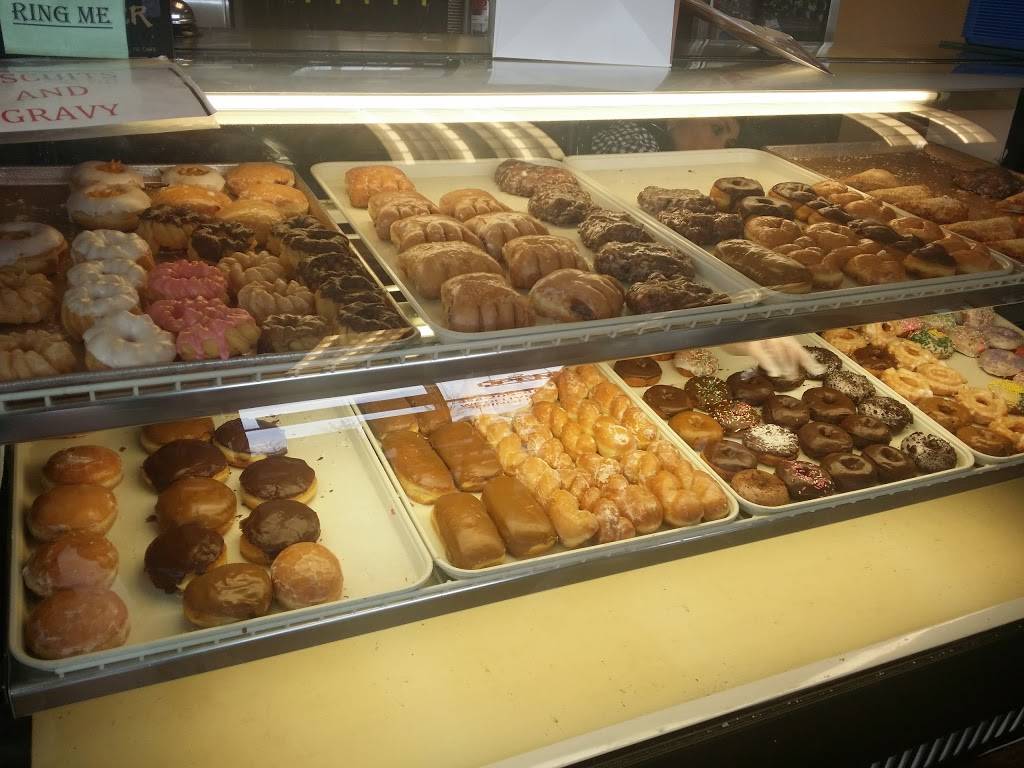Bizzy Jeans Donuts | bakery | 1811 Pioneer Pkwy E, Springfield, OR 97477, USA | 4582058611 OR +1 458-205-8611