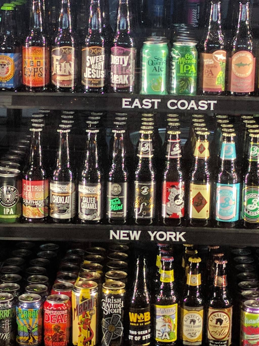 World of Beer | restaurant | University Plaza, 10041 University Plaza Dr #170, Fort Myers, FL 33913, USA | 2395610773 OR +1 239-561-0773