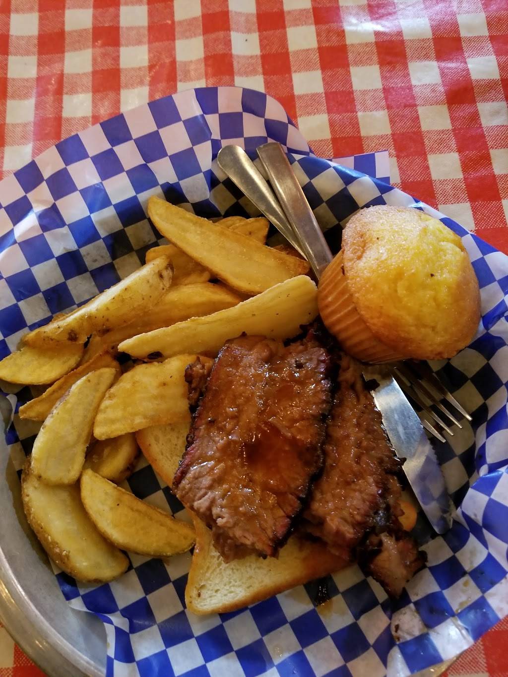 Famous Daves Bar-B-Que | restaurant | 3645 Vincennes Rd, Indianapolis, IN 46268, USA | 3178240200 OR +1 317-824-0200