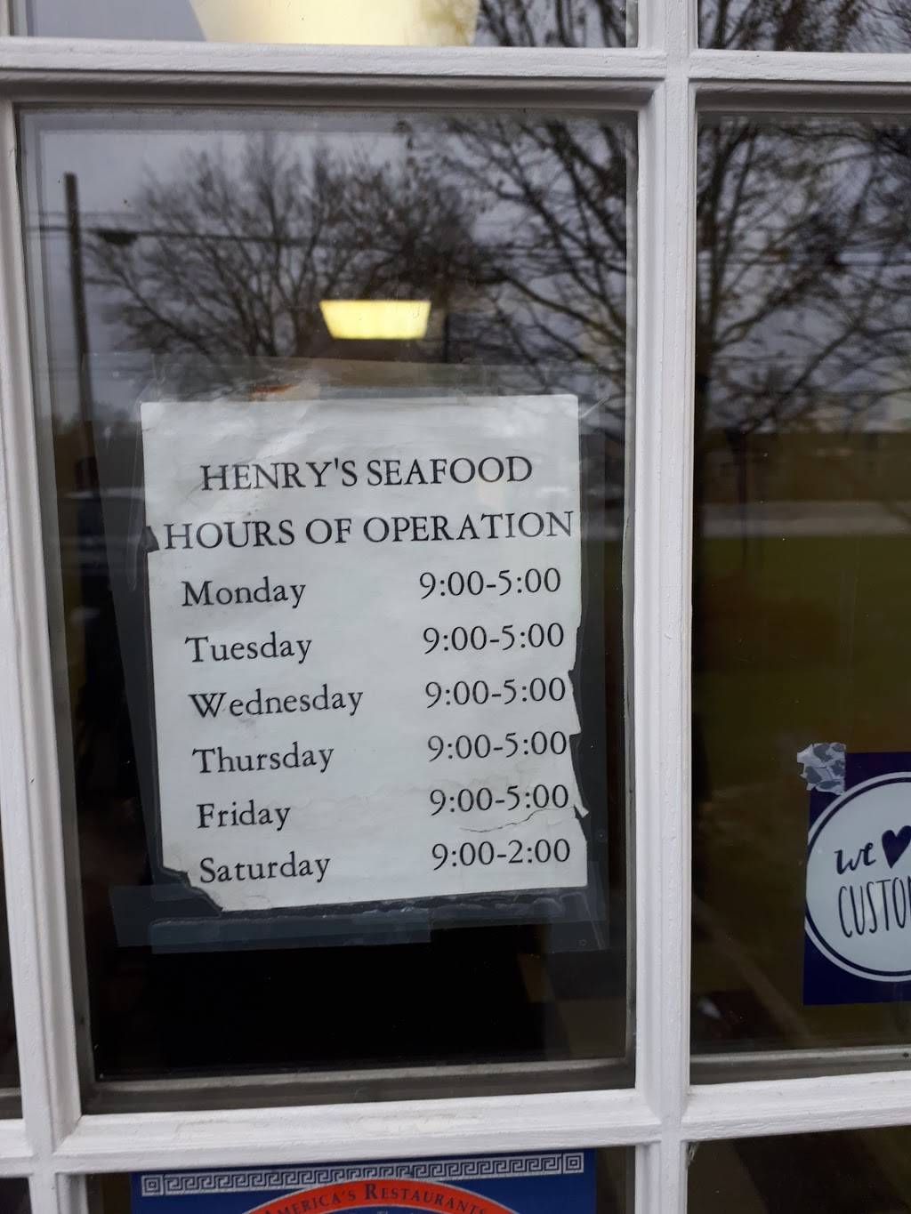 Henrys Seafood | restaurant | 5865 Lincoln Hwy, York, PA 17406, USA | 7172521112 OR +1 717-252-1112