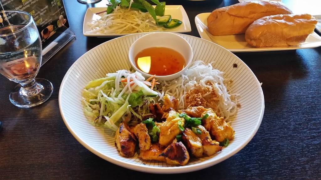 Pho Green Papaya | restaurant | 13215 SE Mill Plain Blvd # C2, Vancouver, WA 98684, USA | 3608911369 OR +1 360-891-1369