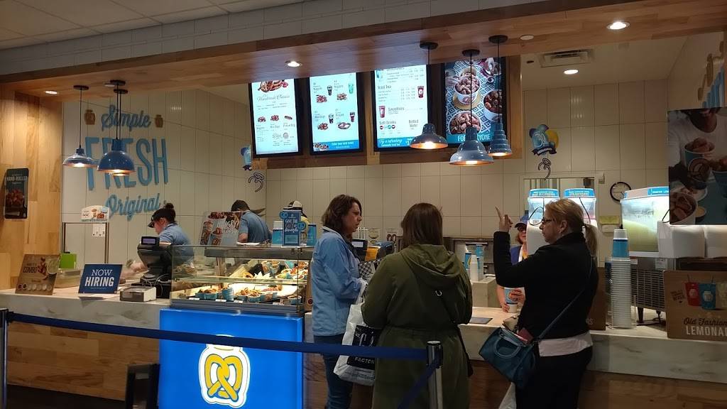 Auntie Annes | restaurant | 350 84th St SW, Byron Center, MI 49315, USA | 6162771023 OR +1 616-277-1023