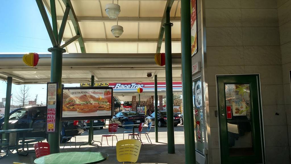 Sonic Drive-In | restaurant | 7071 Greenville Ave, Dallas, TX 75231, USA | 2147394677 OR +1 214-739-4677