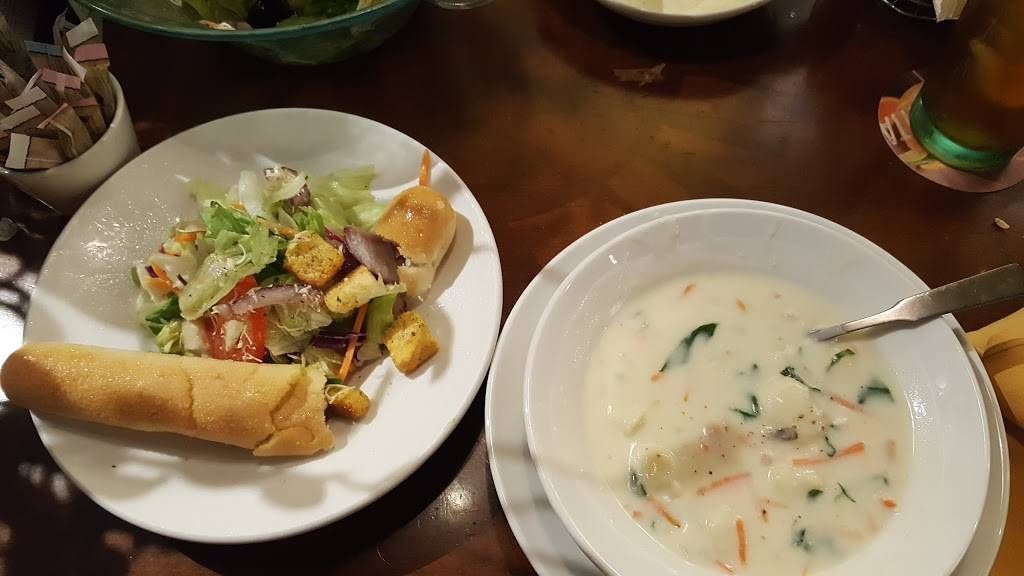 Olive Garden Italian Restaurant | meal takeaway | 11425 Pines Blvd, Pembroke Pines, FL 33026, USA | 9544325529 OR +1 954-432-5529