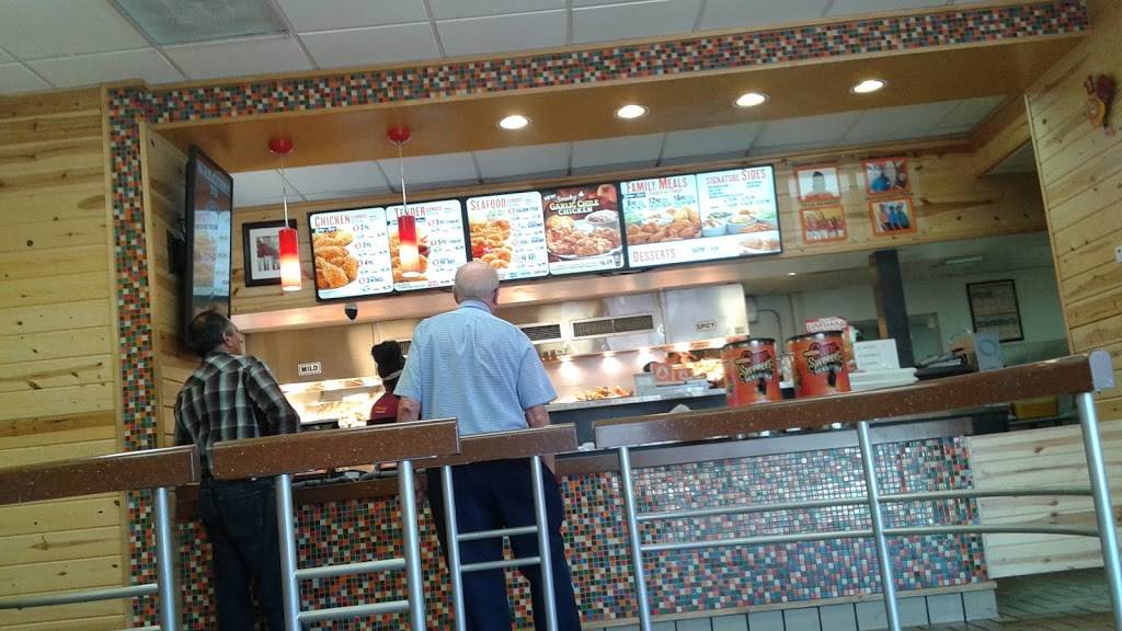 Popeyes Louisiana Kitchen | restaurant | 20690 NW 2nd Ave, Miami, FL 33169, USA | 3056533440 OR +1 305-653-3440