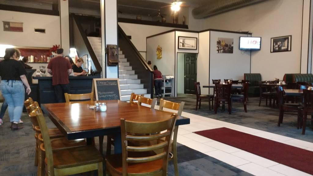 Vals Italian Restaurant & Pizza | restaurant | 210 E Main St, Kilgore, TX 75662, USA | 9032180621 OR +1 903-218-0621