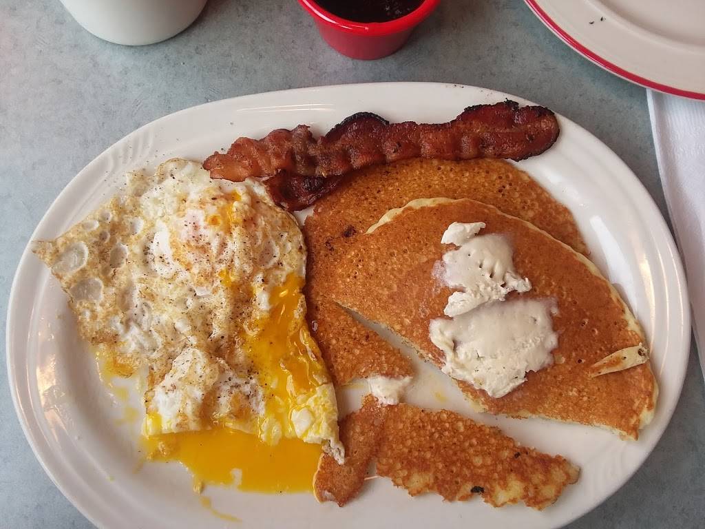 Friendlys | restaurant | 12814 Shank Farm Way, Hagerstown, MD 21742, USA | 3017339570 OR +1 301-733-9570