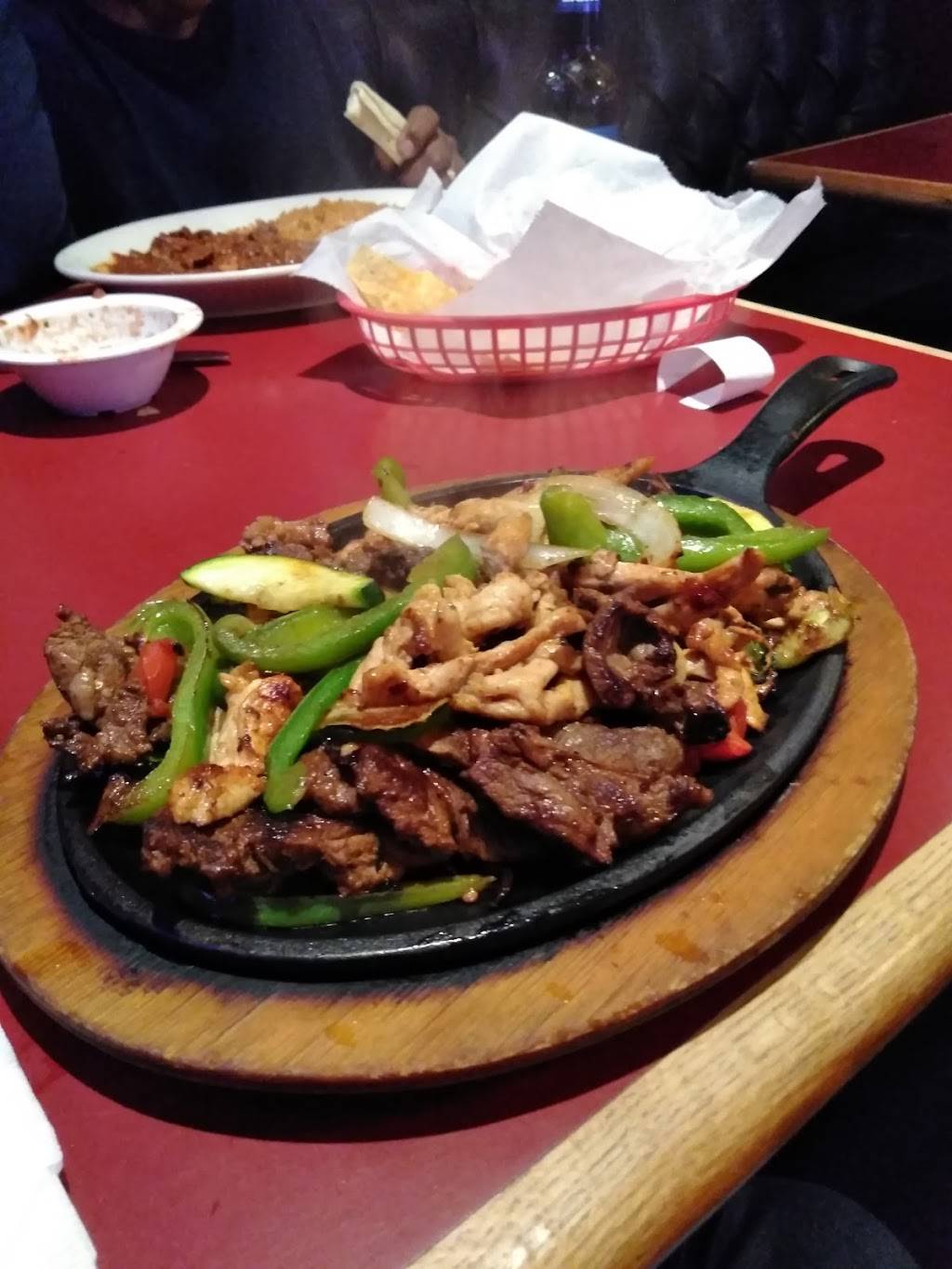 Bobby Salazars Mexican Restaurant | restaurant | South of Shields & Manchester Mall, 2839 N Blackstone Ave, Fresno, CA 93704, USA | 5592271686 OR +1 559-227-1686