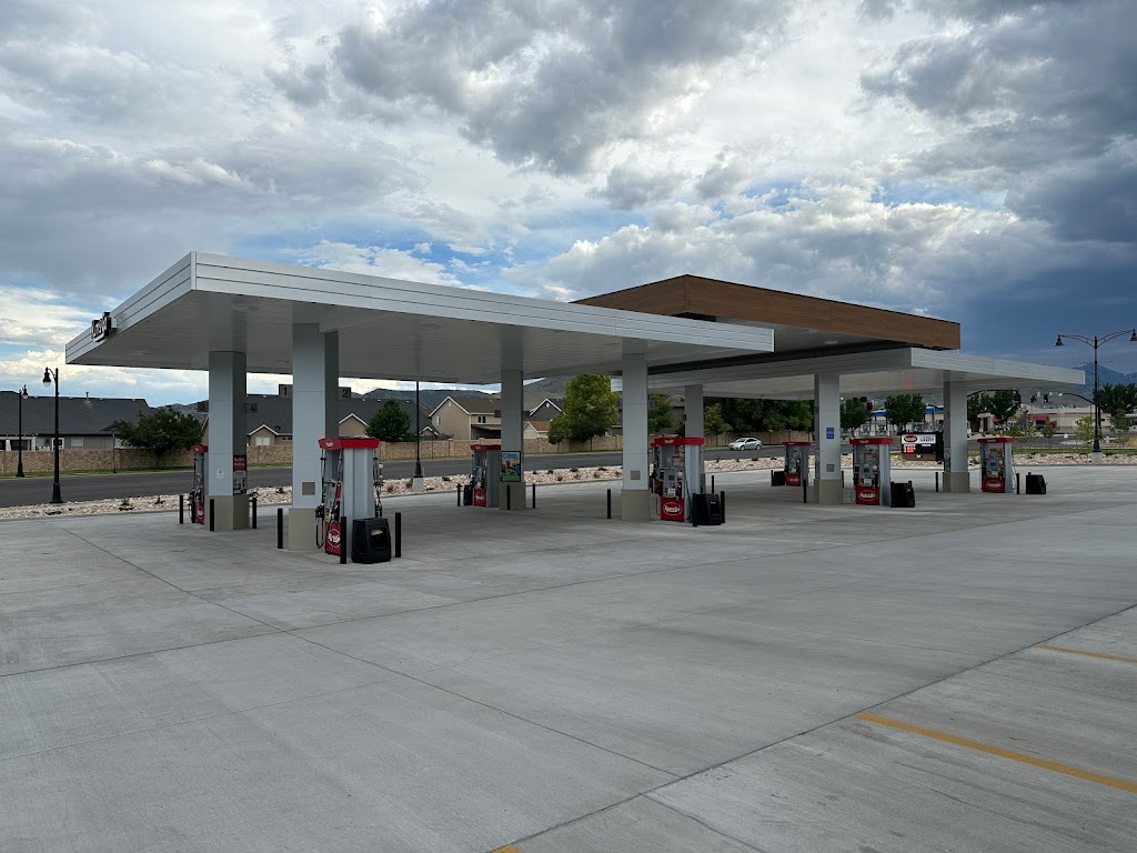 Kum & Go | meal takeaway | 5566 W Herriman Main St, Herriman, UT 84096, USA | 3854641270 OR +1 385-464-1270