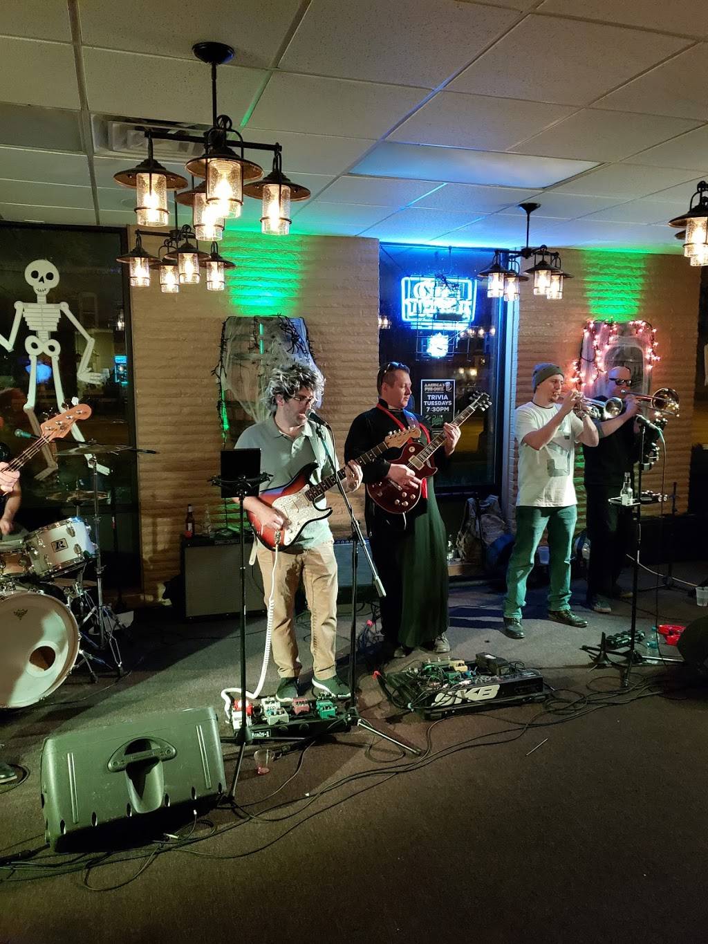 Paddys North Pizza Pub | restaurant | 160 W Scott St, Fond du Lac, WI 54935, USA | 9209335055 OR +1 920-933-5055