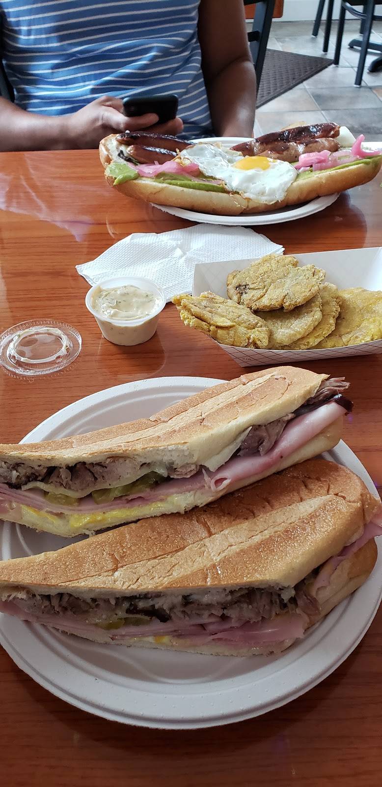 The Hungry Sparrow | restaurant | 701 Castle St, Wilmington, NC 28401, USA | 9107822950 OR +1 910-782-2950