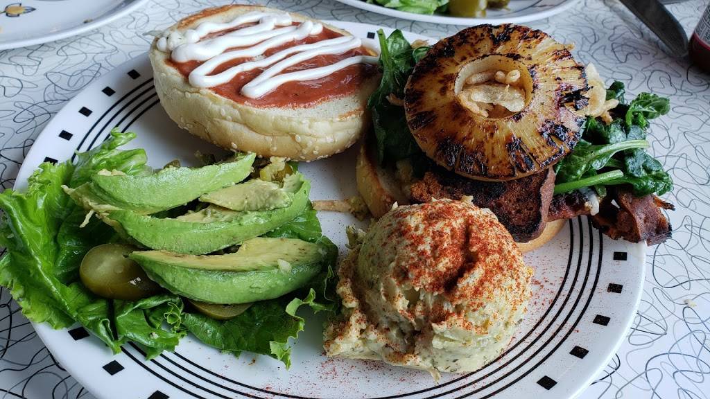 Spiral Diner & Bakery | bakery | 1101 N Beckley Ave, Dallas, TX 75203, USA | 2149484747 OR +1 214-948-4747