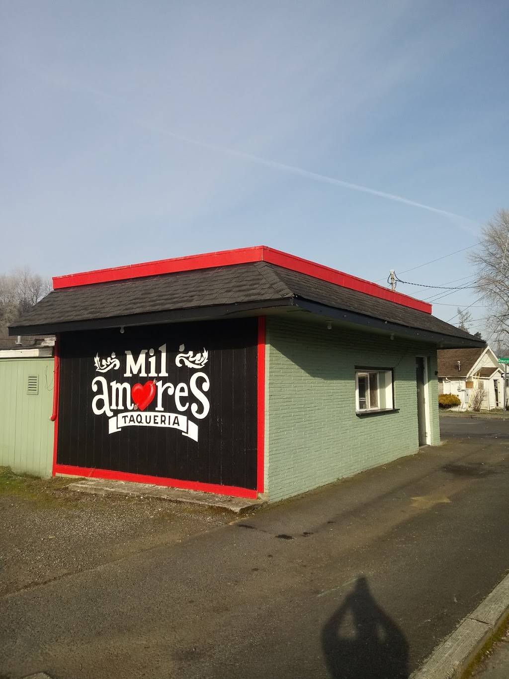 Mil Amores Taqueria | restaurant | 1009 N Pacific Ave, Kelso, WA 98626, USA | 3604252011 OR +1 360-425-2011