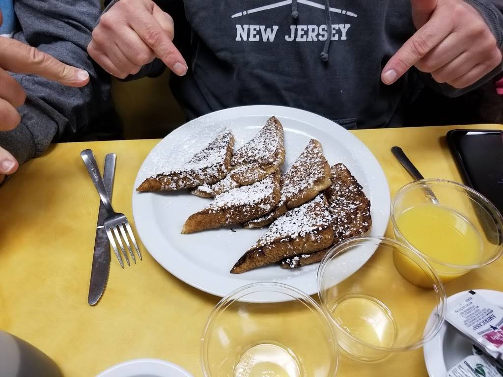 Airport Diner | restaurant | 2602 Bay Ave, Ocean City, NJ 08226, USA | 6093993663 OR +1 609-399-3663