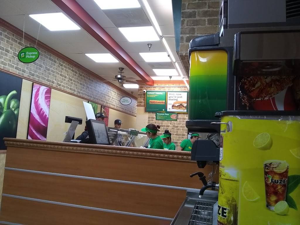 Subway Restaurants | restaurant | 6223 Oxon Hill Rd, Oxon Hill, MD 20745, USA | 3018390096 OR +1 301-839-0096
