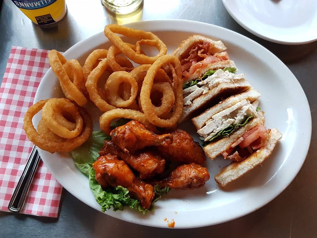 Les Ailes Piquantes Buffalo | restaurant | 331 Rue des Forges, Trois-Rivières, QC G9A 2G9, Canada | 8193712090 OR +1 819-371-2090