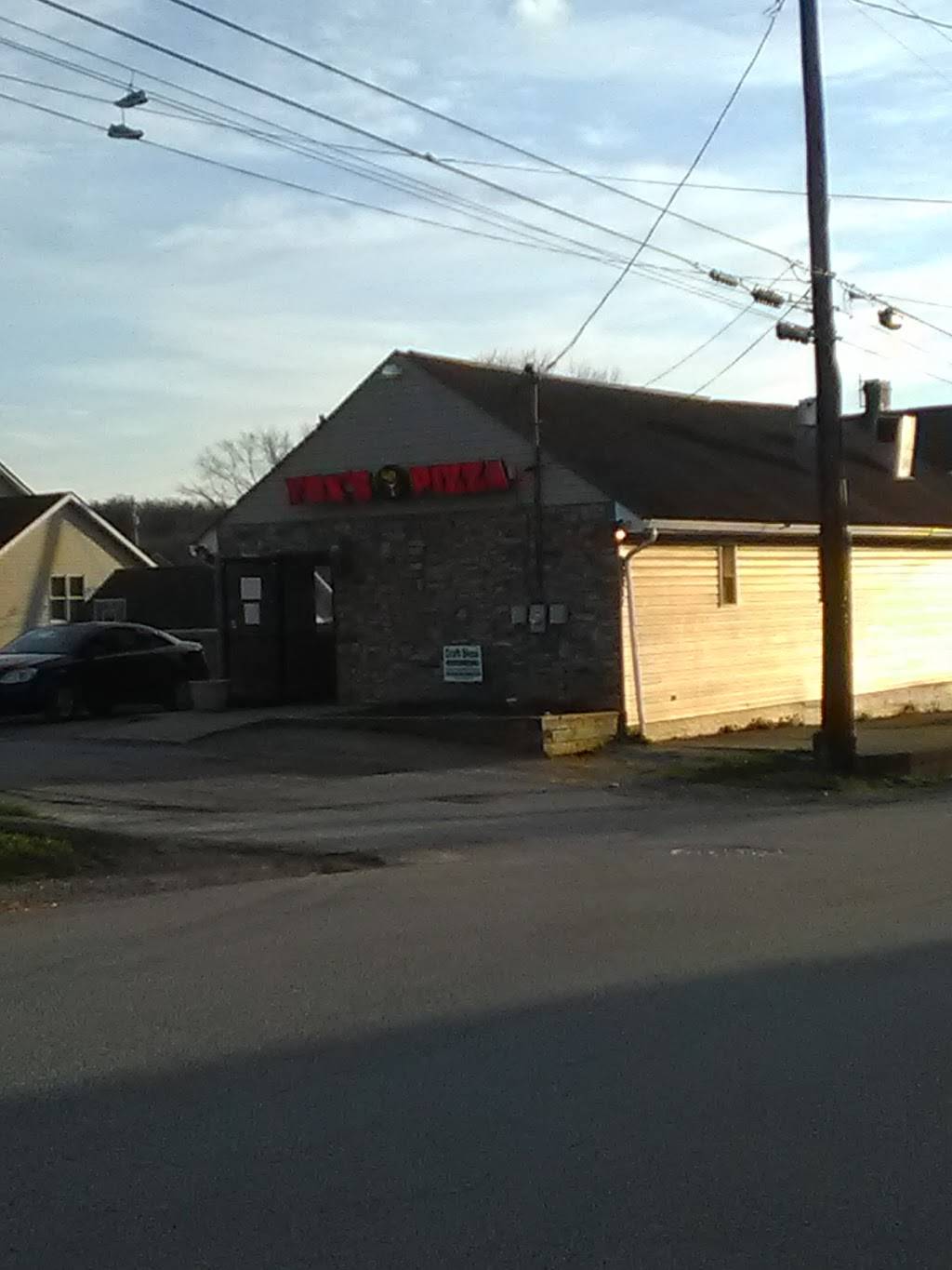 Foxs Pizza Den | restaurant | 34 Sewickley Ave, Herminie, PA 15637, USA | 7244465211 OR +1 724-446-5211