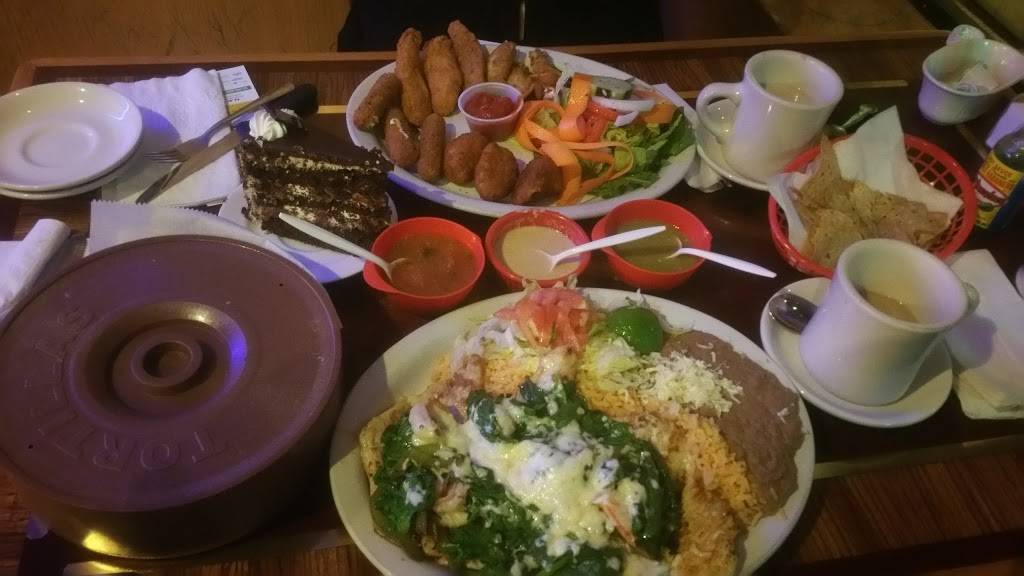 El Ranchito on Milwaukee (24 Hrs) | meal delivery | 2829 N Milwaukee Ave, Chicago, IL 60618, USA | 7732271688 OR +1 773-227-1688