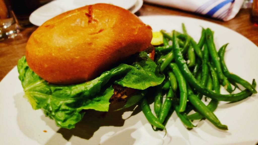 Berkley Common | restaurant | 3087 Twelve Mile Rd, Berkley, MI 48072, USA | 2486770795 OR +1 248-677-0795