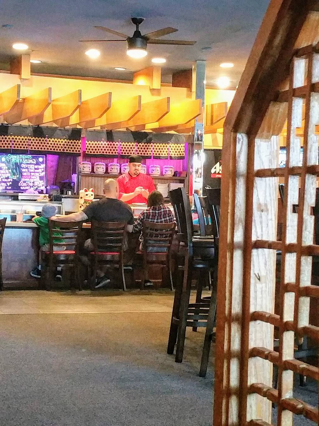 Somethings Fishy | restaurant | 21812 Ventura Blvd, Woodland Hills, CA 91364, USA | 8188843880 OR +1 818-884-3880