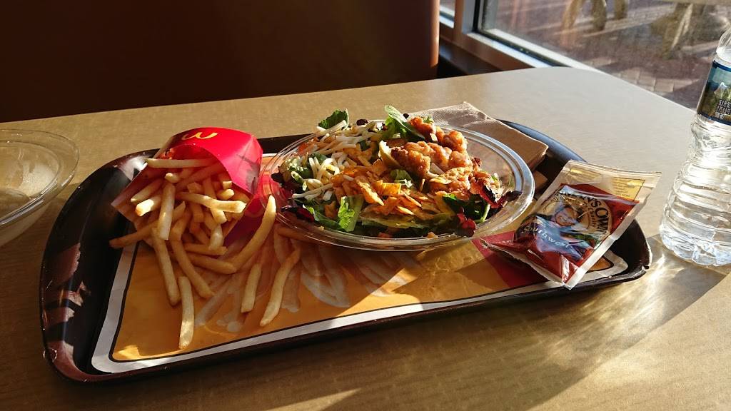 McDonalds | cafe | 1601 S Christopher Columbus Blvd, Philadelphia, PA 19148, USA | 2154686770 OR +1 215-468-6770